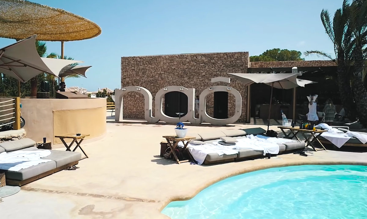 Naô Pool Club