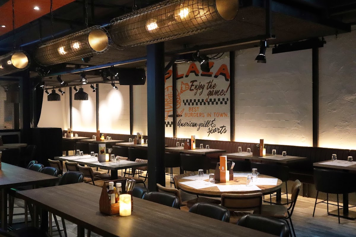 PLAZA | Restaurant • Bar • Sports