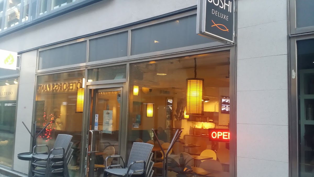 De Lux Sushi